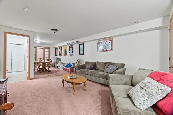 $355,000 | 25426 Barrow Road, Manhattan, IL 60442