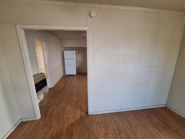$1,095 | 1101 West 3rd Street, Baird, TX 79504