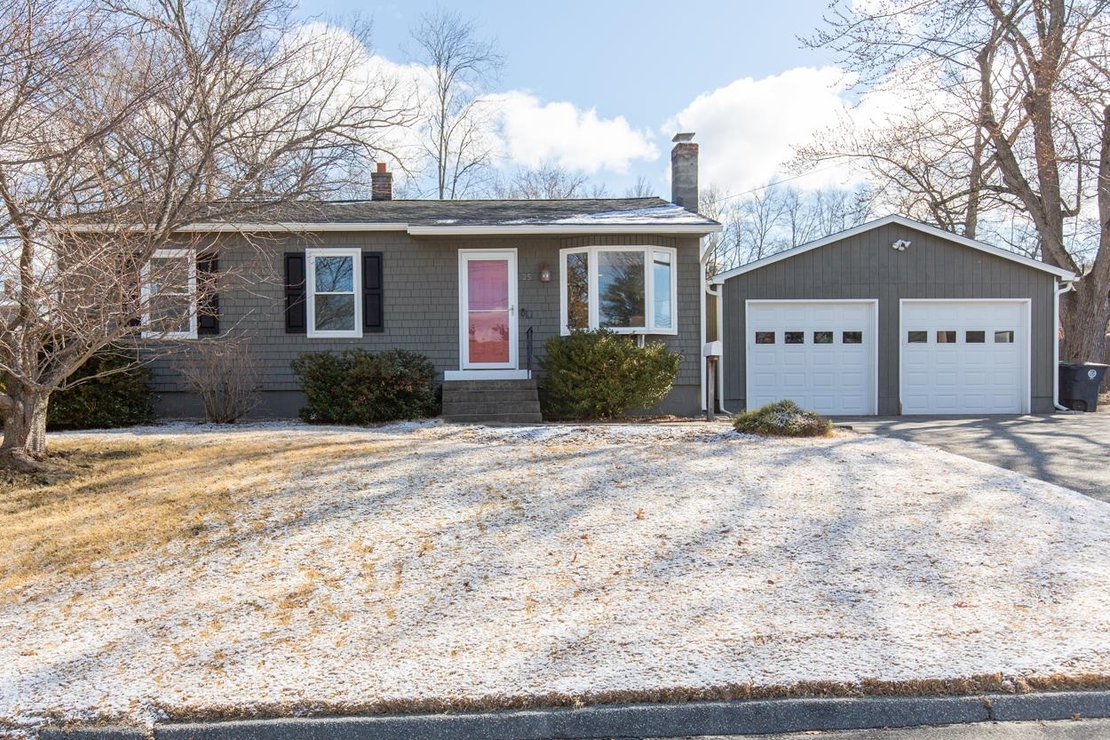 25 Meade Street Nashua, NH 03064 - Photo 2 of 49