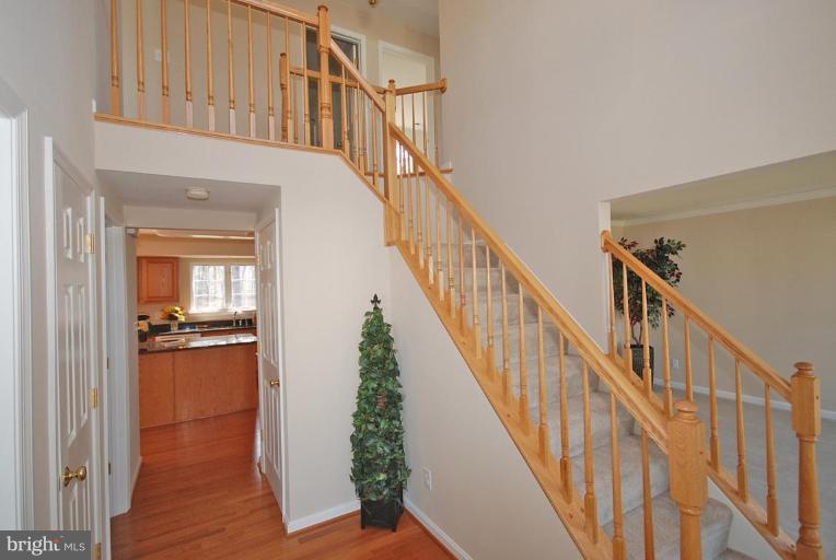 5962 Florey Road Hanover, MD 21076 - Photo 12 of 30 Staircase