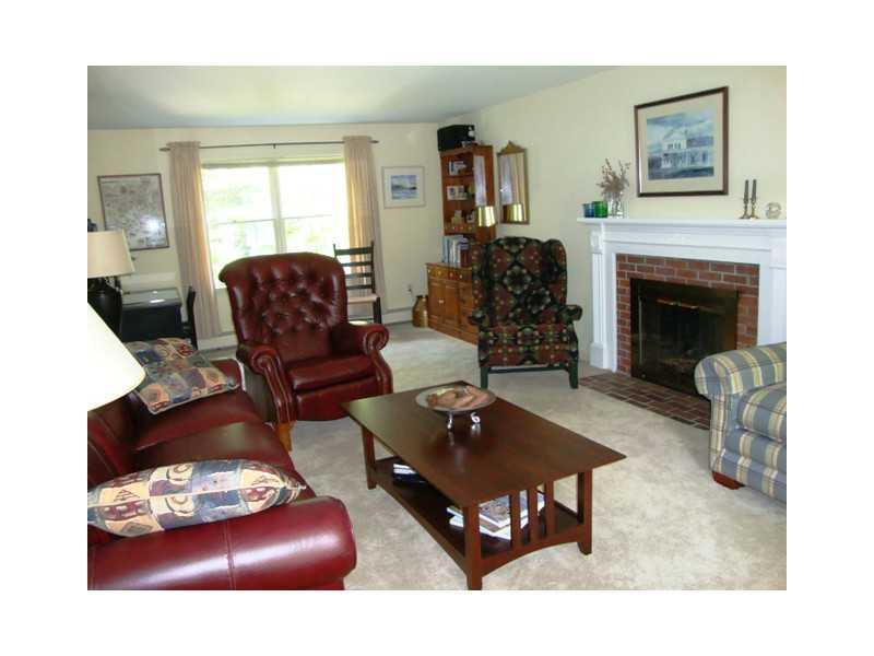 7 Sandhill Drive Brunswick, ME 04011 - Photo 9 of 22 Living Room.