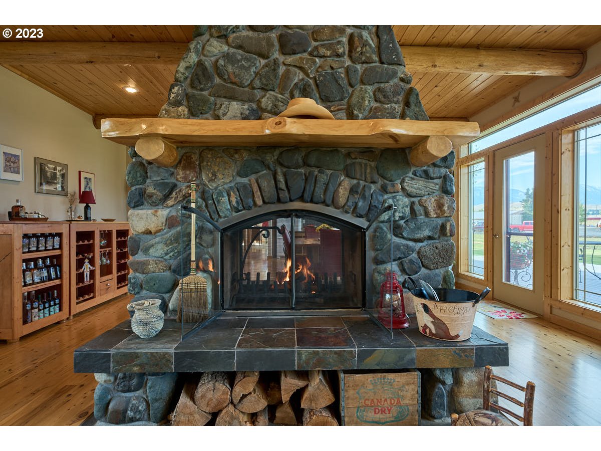 80117 Valley View Road Joseph, OR 97846 - Photo 7 of 38 a view of outdoor space with a patio