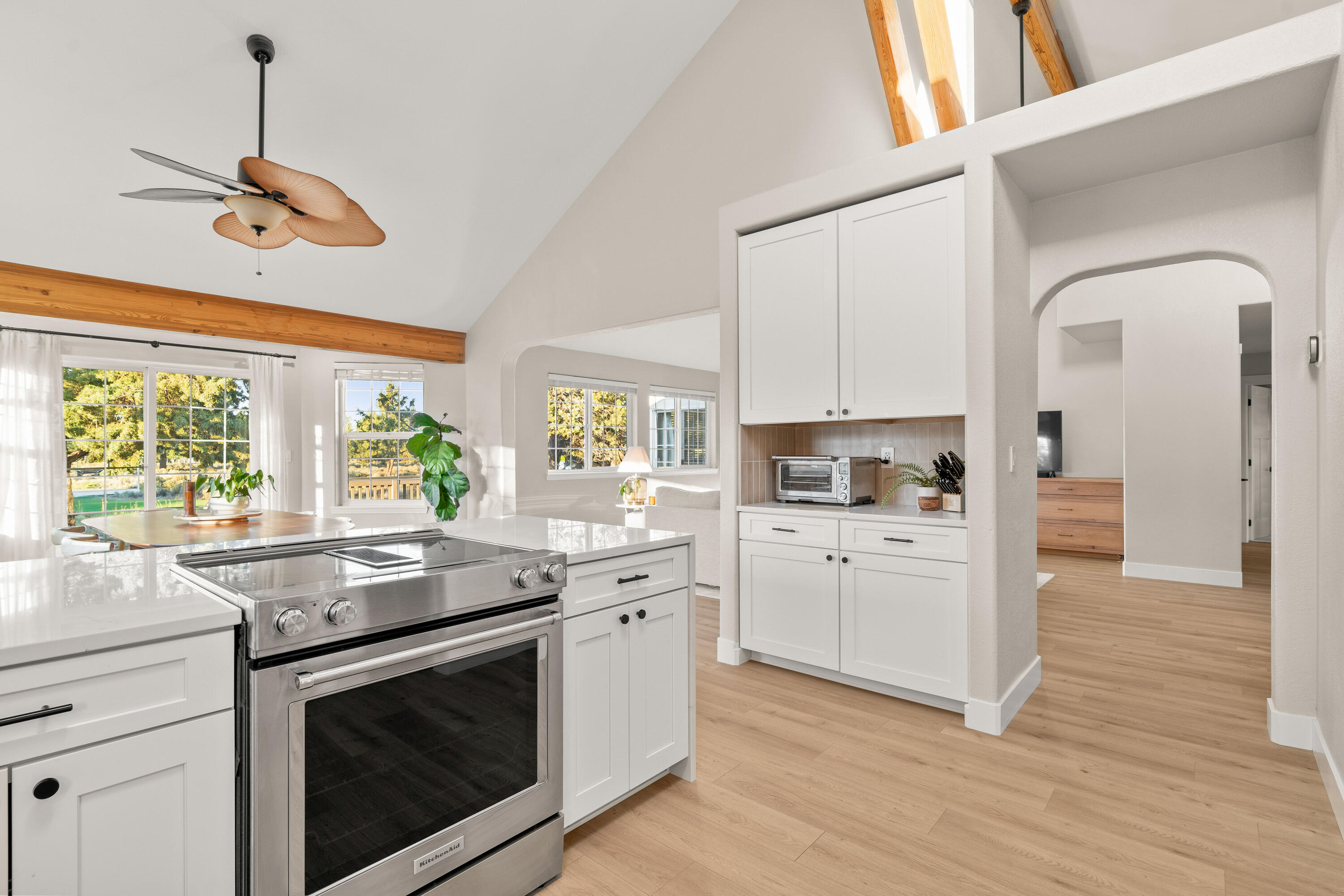 20766 South Loop Place Bend, OR 97703 - Photo 15 of 60 Kitchen