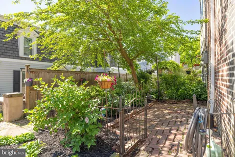 a view of a garden with flowers