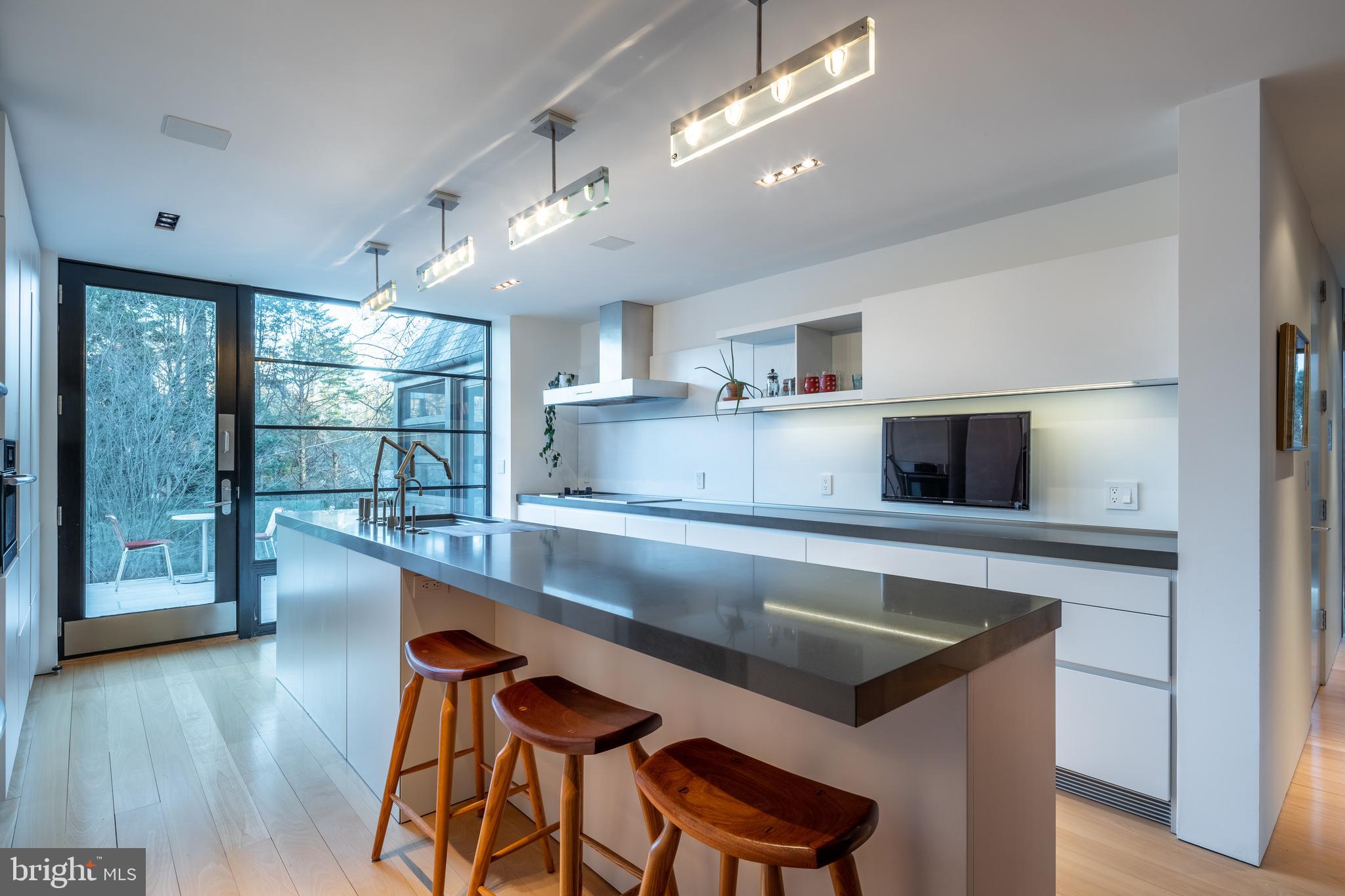 5063 Overlook Road Northwest Washington, DC 20016 - Photo 13 of 60