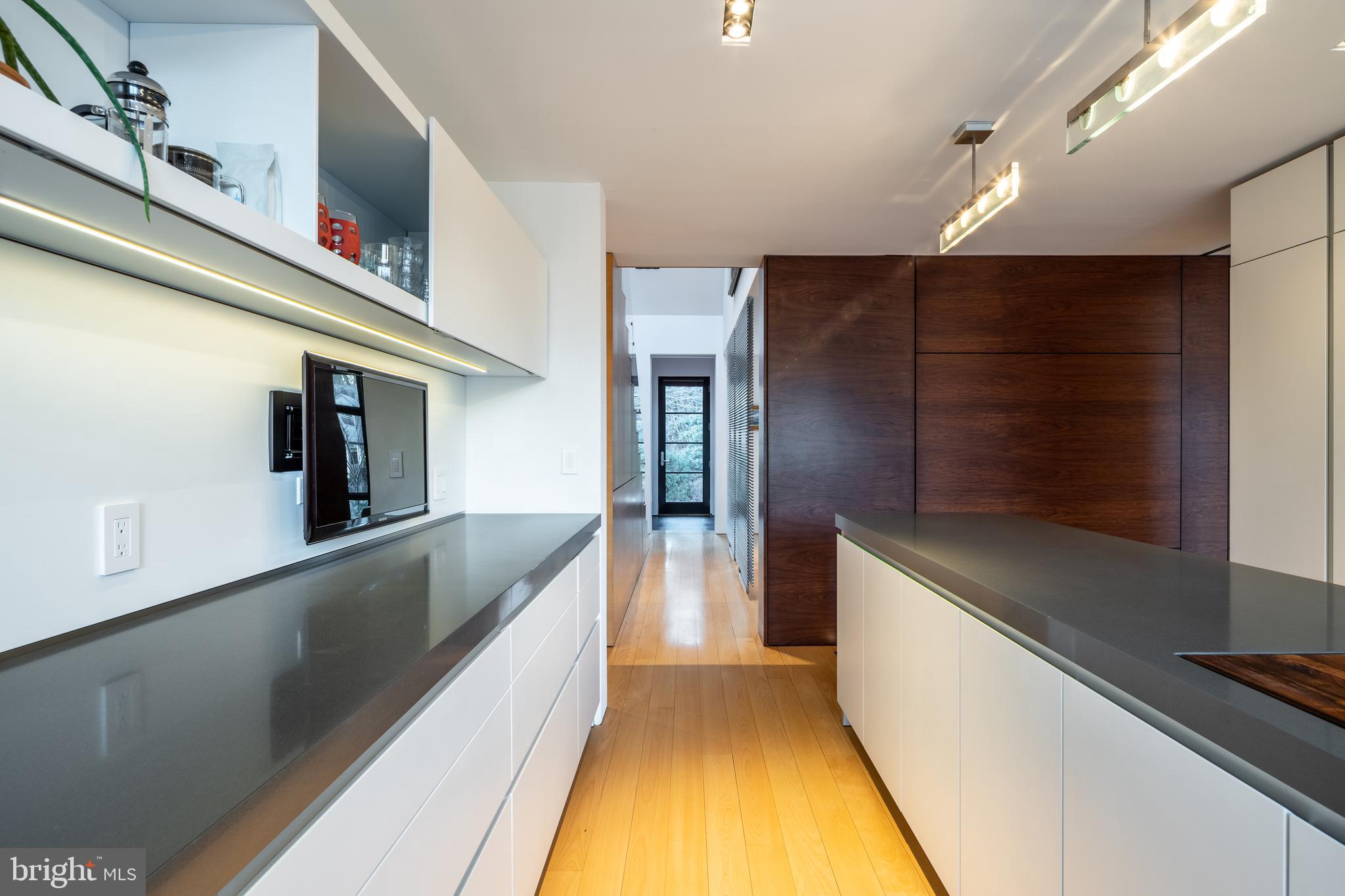 5063 Overlook Road Northwest Washington, DC 20016 - Photo 17 of 60