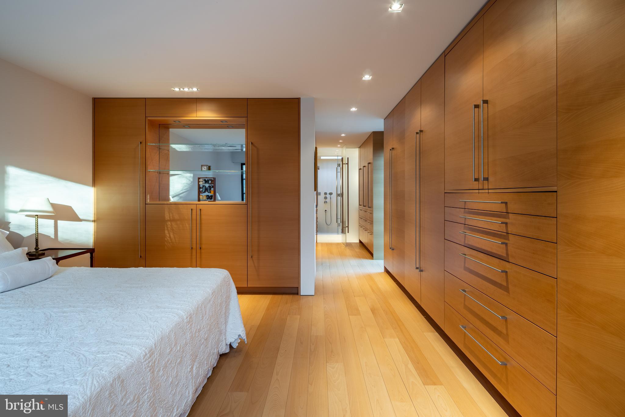 5063 Overlook Road Northwest Washington, DC 20016 - Photo 26 of 60