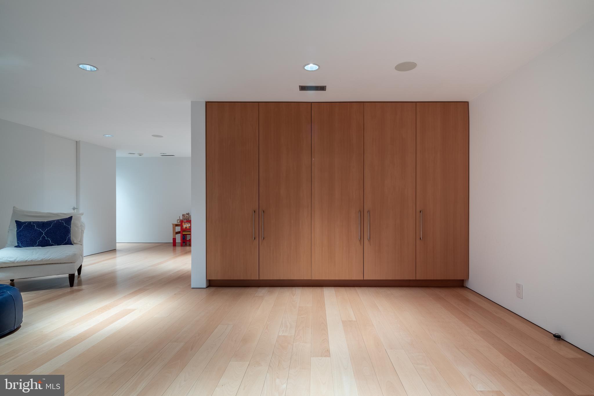 5063 Overlook Road Northwest Washington, DC 20016 - Photo 49 of 60