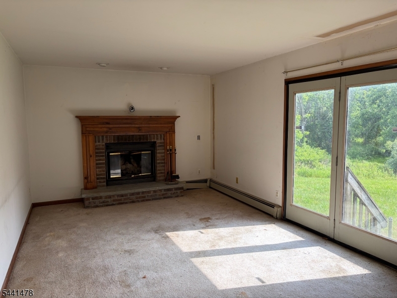 124 Perryville Road Pittstown, NJ 08867 - Photo 7 of 41