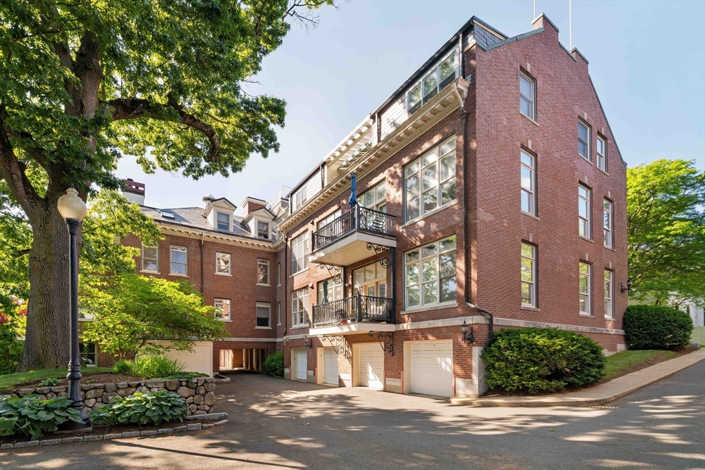 232 Summit Avenue, Unit A5 Brookline, MA 02446 - Photo 21 of 21 a front view of a building