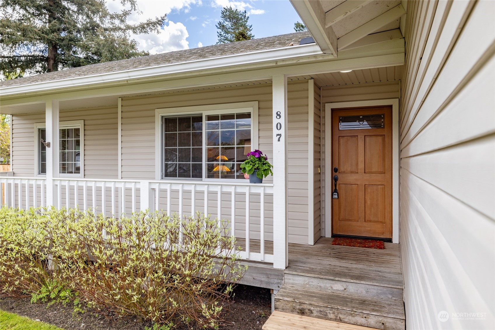 807 John Liner Road Sedro-Woolley, WA 98284 - Photo 3 of 30 Gallery Image 3