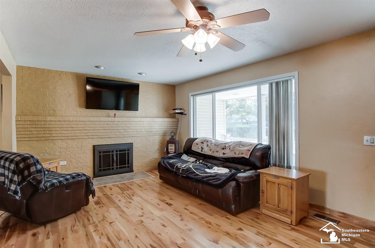 9388 Summerfield Road Temperance, MI 48182 - Photo 4 of 29