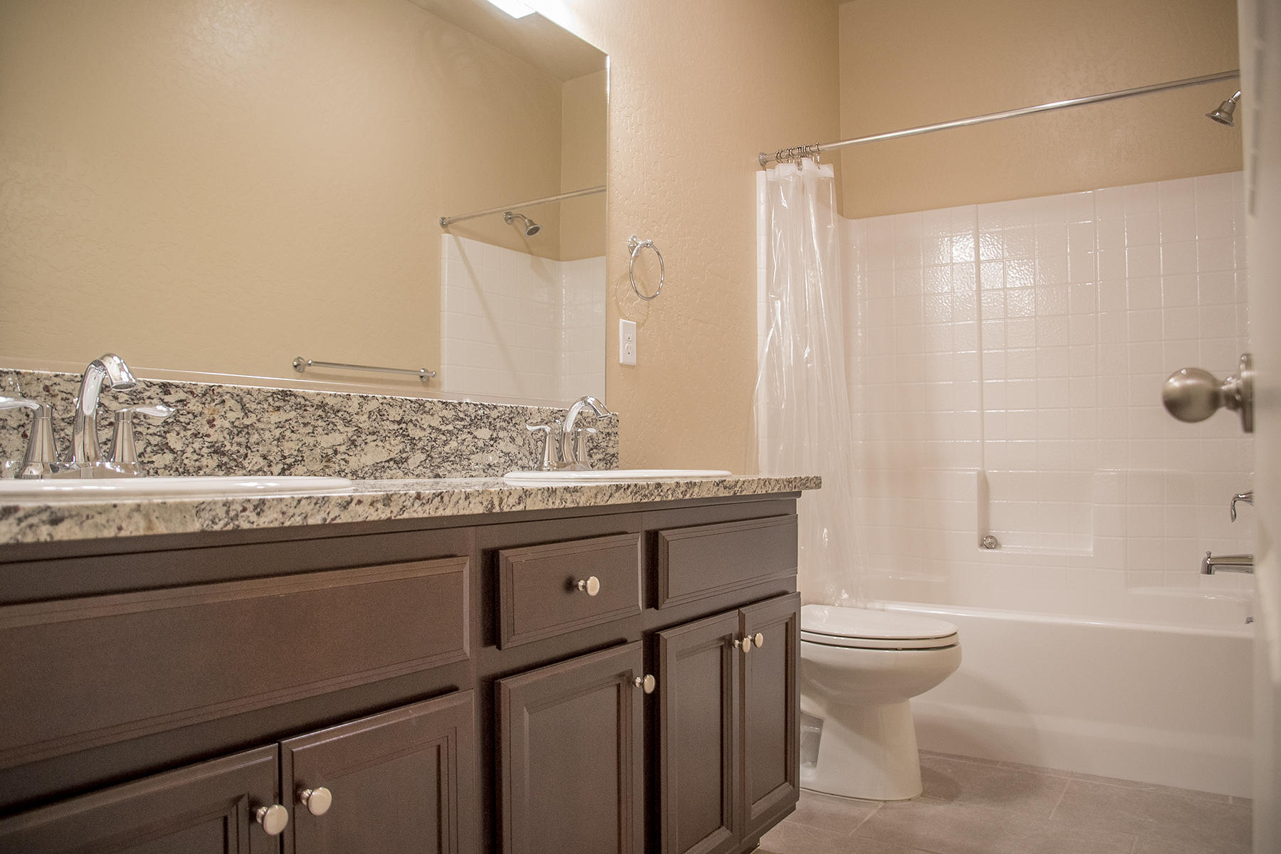 681 Strada Street Lemoore, CA 93245 - Photo 28 of 33 27