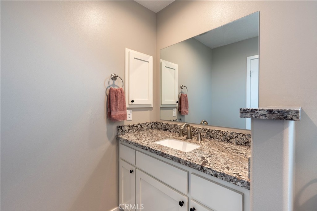 11008 Quinnault Road Apple Valley, CA 92308 - Photo 23 of 70