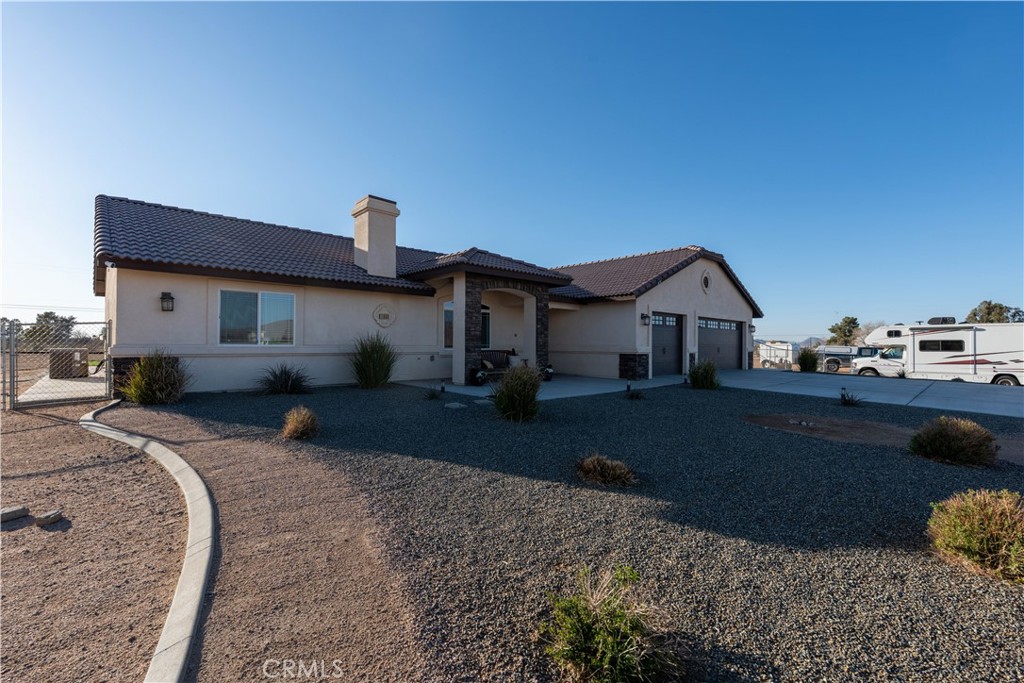 11008 Quinnault Road Apple Valley, CA 92308 - Photo 4 of 70