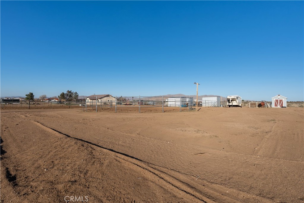 11008 Quinnault Road Apple Valley, CA 92308 - Photo 60 of 70