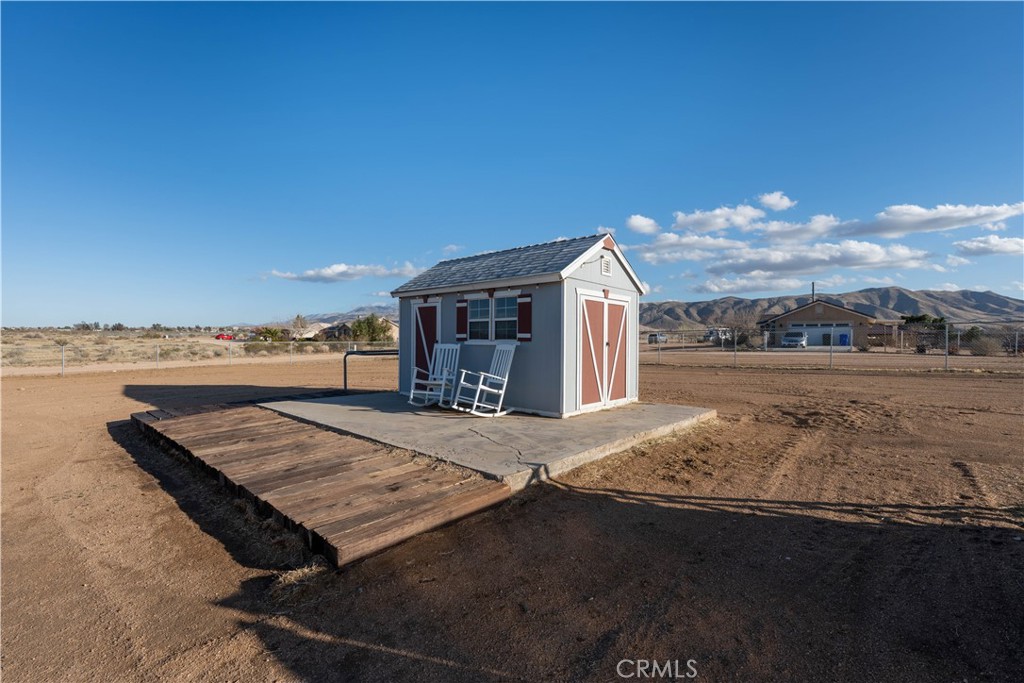 11008 Quinnault Road Apple Valley, CA 92308 - Photo 62 of 70