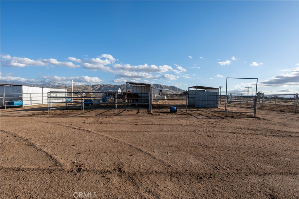 11008 Quinnault Road Apple Valley, CA 92308 - Photo 64 of 70