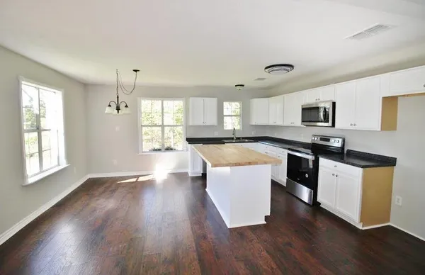 $1,695 | 11065 County Road 3513, Brownsboro, TX 75756