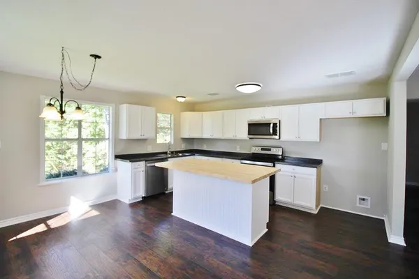 $1,695 | 11065 County Road 3513, Brownsboro, TX 75756