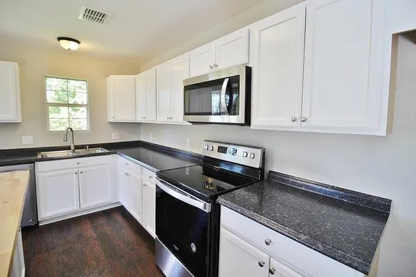 $1,695 | 11065 County Road 3513, Brownsboro, TX 75756