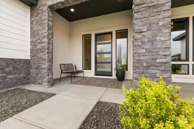 $1,100,000 | 22909 Cirrus Vw Court, Caldwell, ID 83607