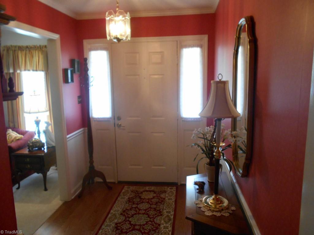 408 Traceway Road High Point, NC 27265 - Photo 2 of 22 Entryway