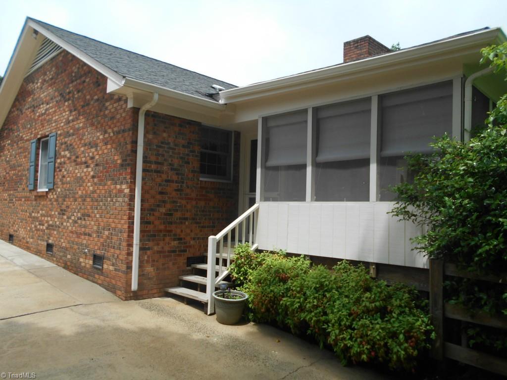 408 Traceway Road High Point, NC 27265 - Photo 20 of 22 Side entrance from drive.
