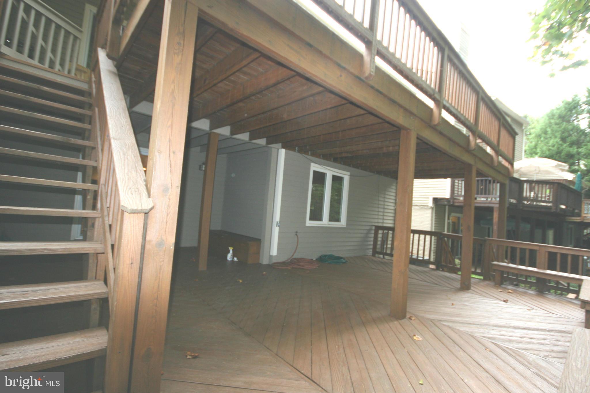 4737 Timber Ridge Drive Dumfries, VA 22025 - Photo 3 of 22 L/L Deck