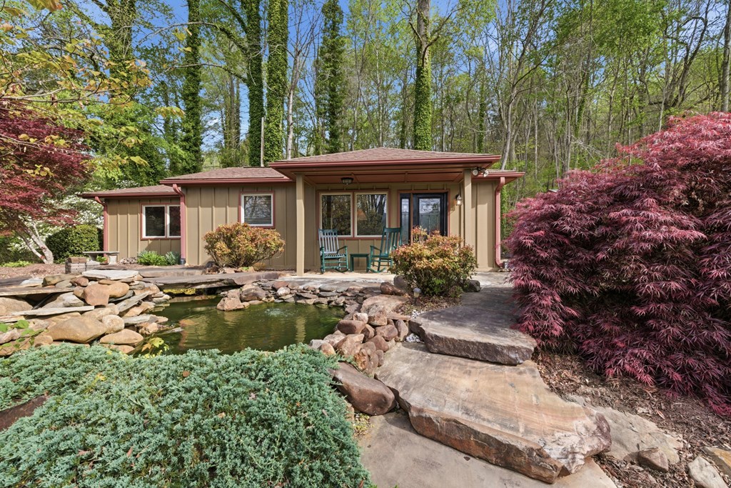 6203 Airport Road Andrews, NC 28901 - Photo 20 of 50 a view of a house with backyard and sitting area