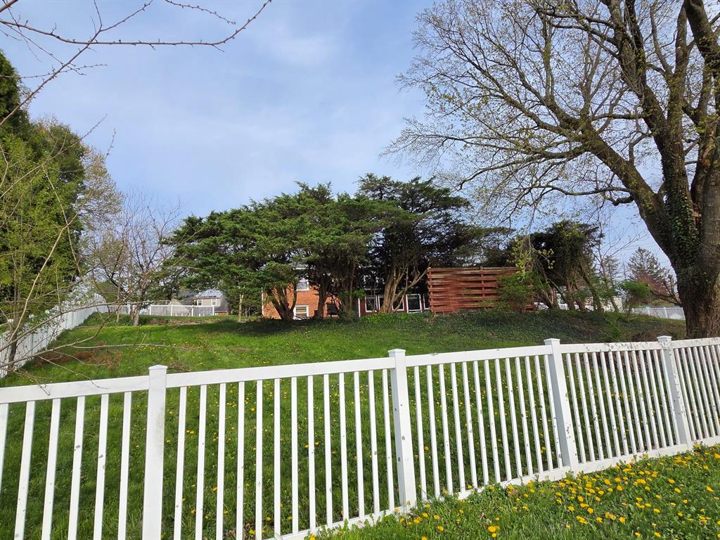 512 Ridgeway Avenue Grove City, PA 16127 - Photo 14 of 14 Gallery Image 14