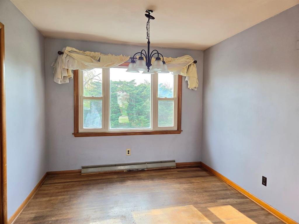 512 Ridgeway Avenue Grove City, PA 16127 - Photo 5 of 14 Gallery Image 5