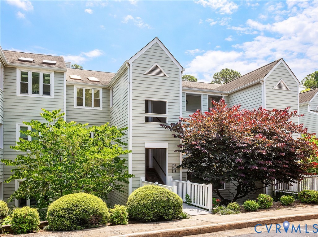 a house view with a outdoor space