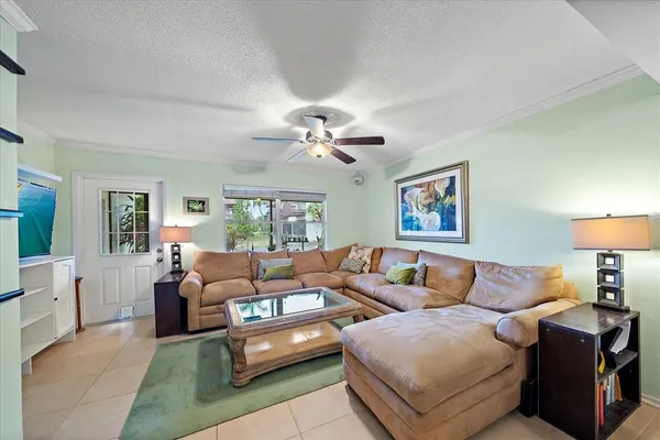 $1,700 | 3357 Ramblewood Drive North, Unit 3357, Sarasota, FL 34237