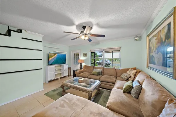 $1,700 | 3357 Ramblewood Drive North, Unit 3357, Sarasota, FL 34237