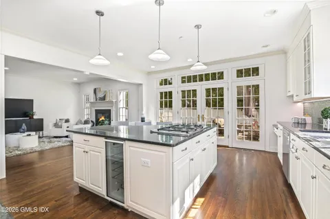 $4,350,000 | 410 Sound Beach Avenue, Old Greenwich, CT 06870