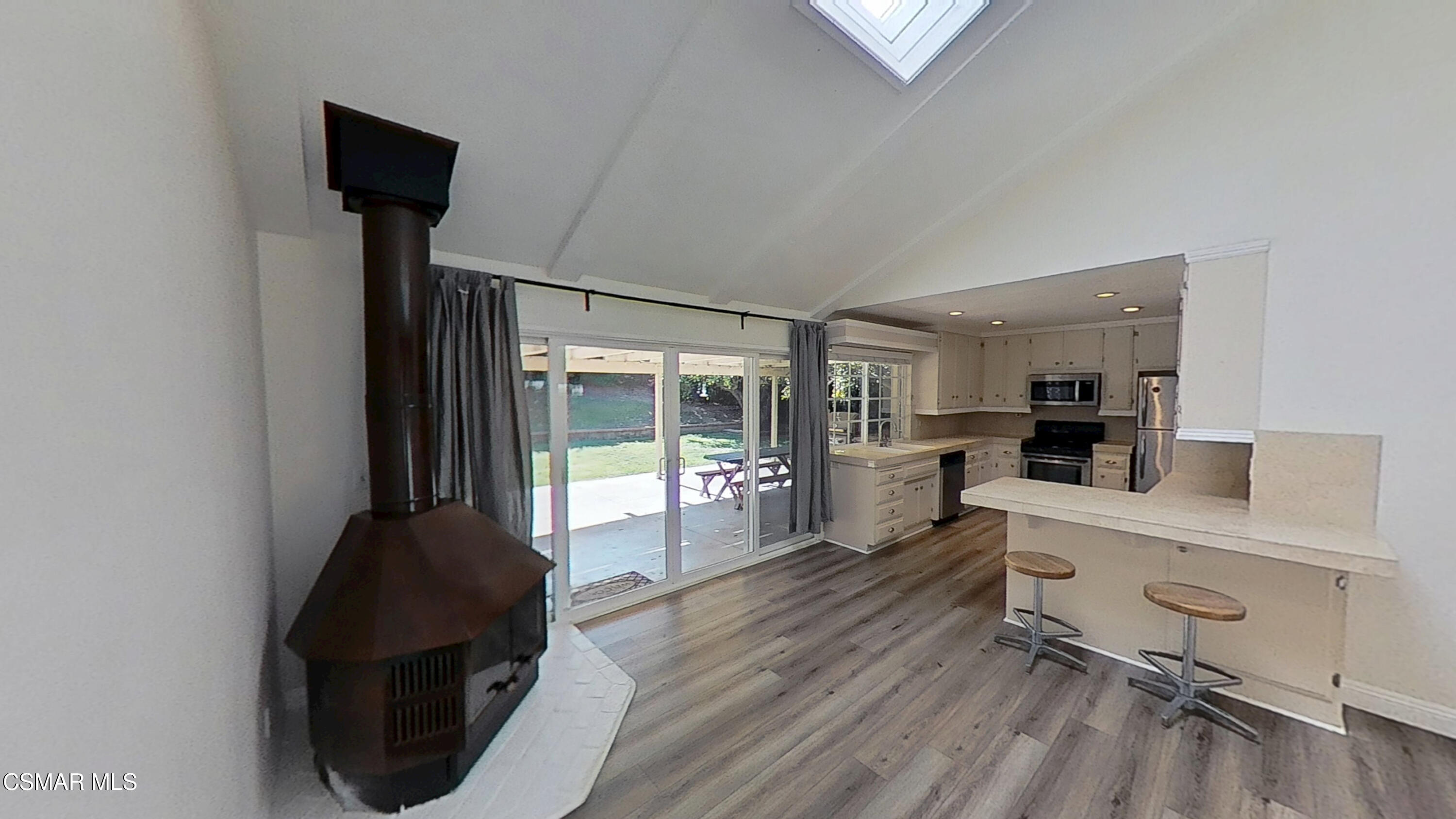 652 Harper Street Simi Valley, CA 93065 - Photo 8 of 30 a room with furniture and a window