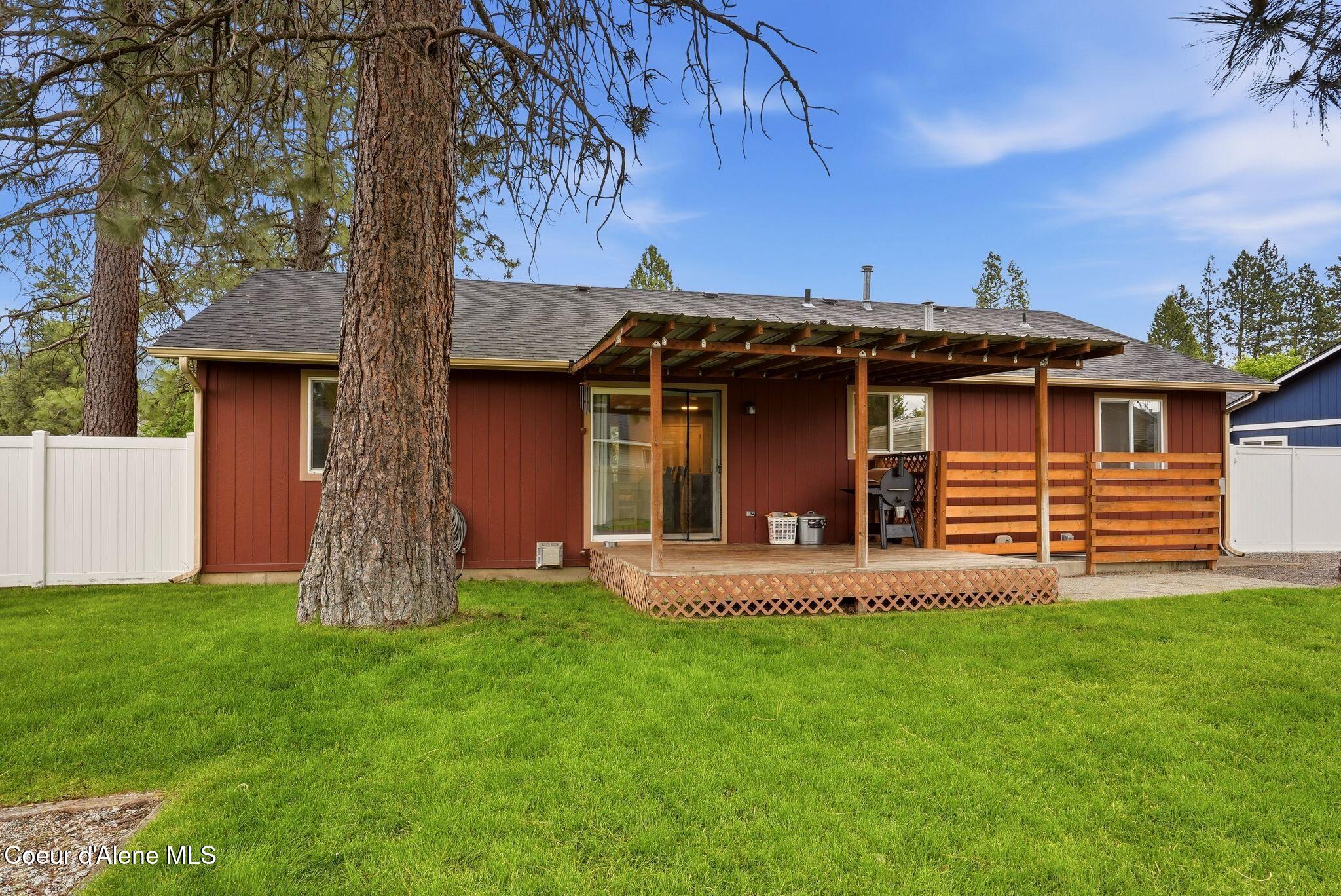 7410 West Lund Street Rathdrum, ID 83858 - Photo 39 of 45 Covered back deck