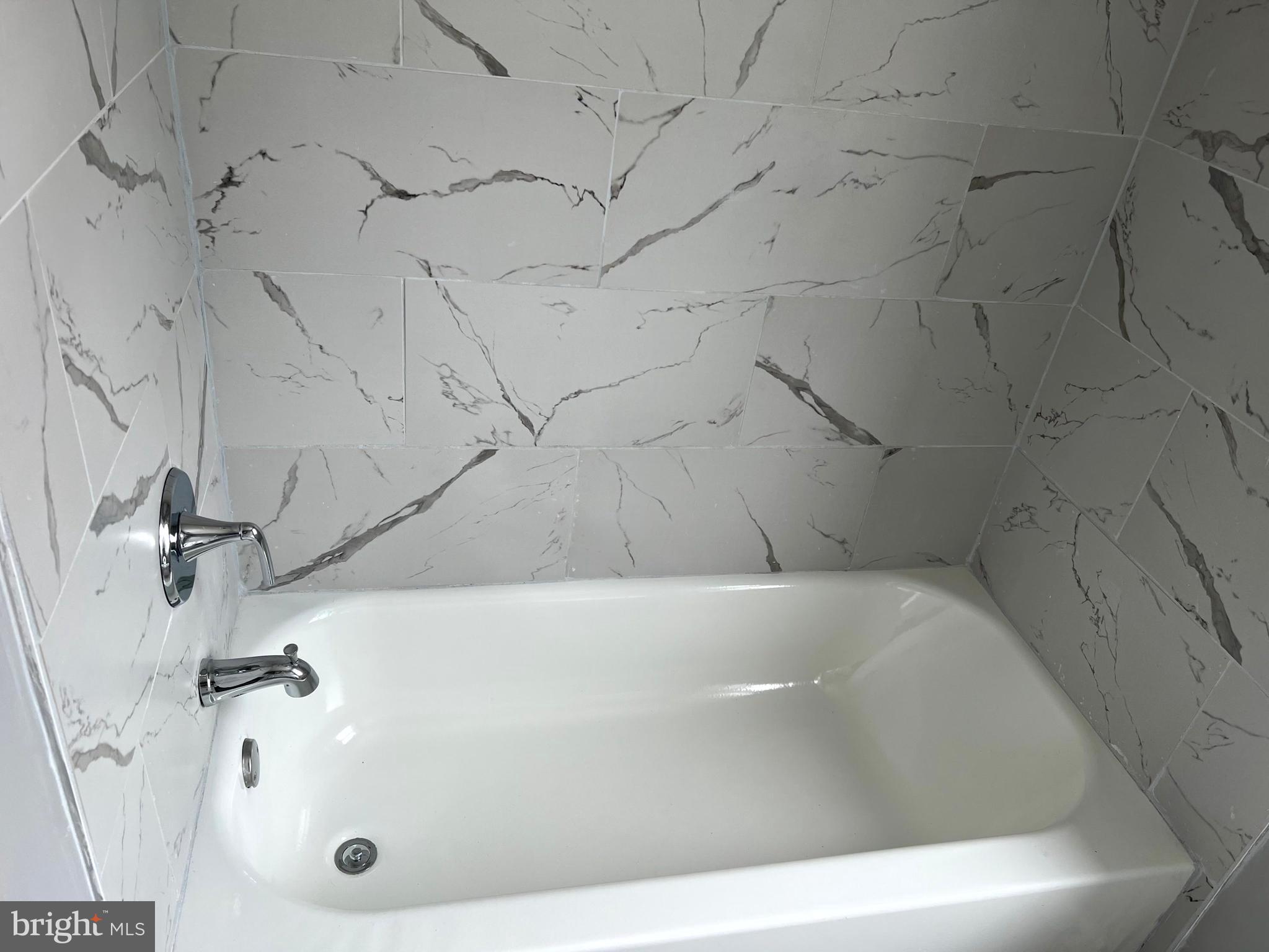 1024 Wicklow Road Baltimore, MD 21229 - Photo 11 of 15 Upstairs Bathroom