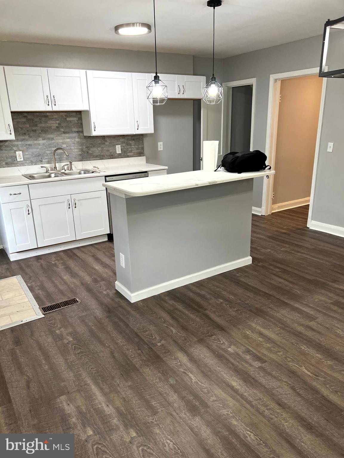 1024 Wicklow Road Baltimore, MD 21229 - Photo 4 of 15 Kitchen and Dining Room
