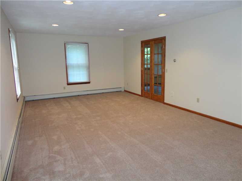 375 Yawgoo Valley Road Exeter, RI 02822 - Photo 10 of 23 Living Room.
