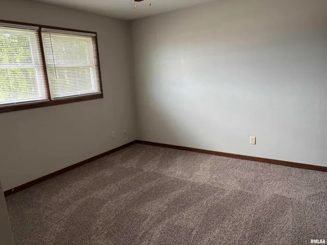 $725 | 1320 East 38th Street, Unit 5, Davenport, IA 52807