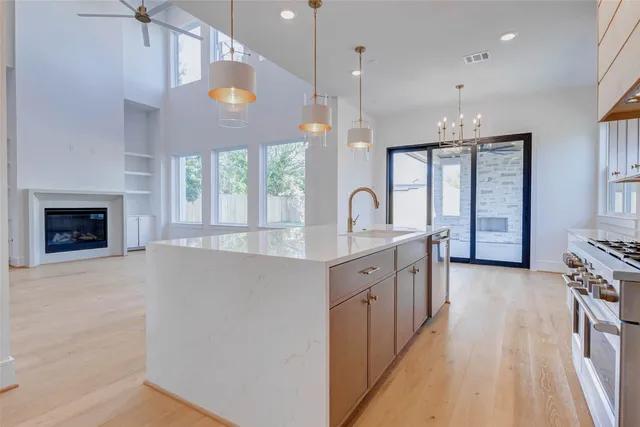 $1,400,000 | 1822 De Milo Drive, Houston, TX 77018