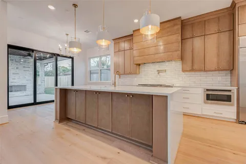 $1,400,000 | 1822 De Milo Drive, Houston, TX 77018