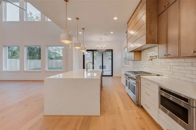 $1,400,000 | 1822 De Milo Drive, Houston, TX 77018