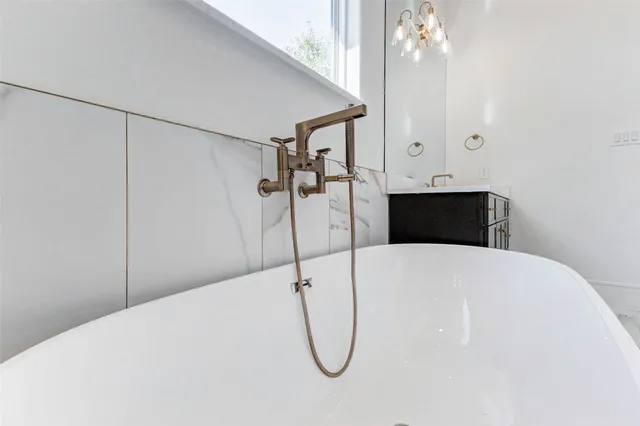 $1,400,000 | 1822 De Milo Drive, Houston, TX 77018