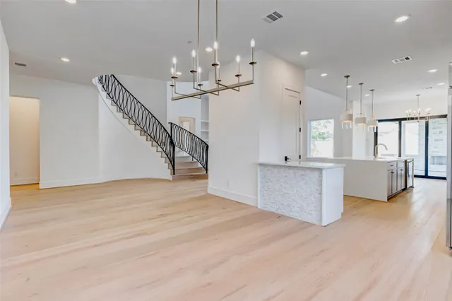 $1,400,000 | 1822 De Milo Drive, Houston, TX 77018