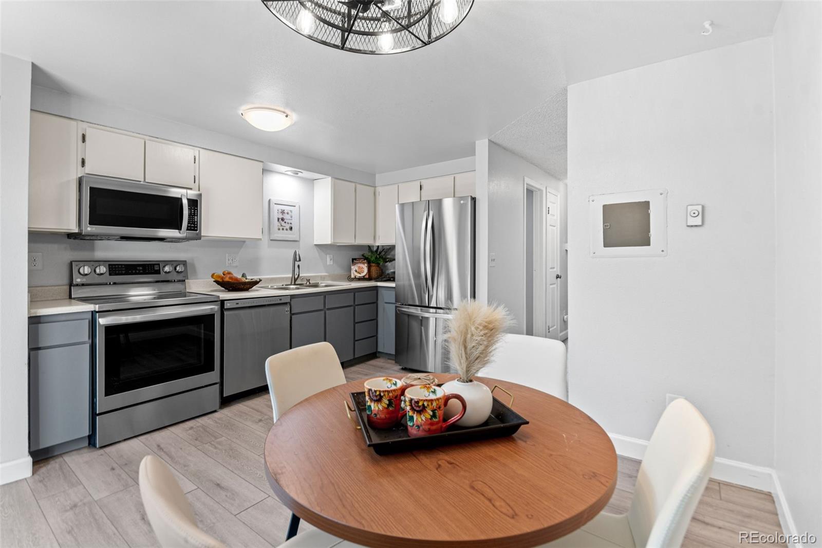 6906 West 48th Avenue Wheat Ridge, CO 80033 - Photo 9 of 25