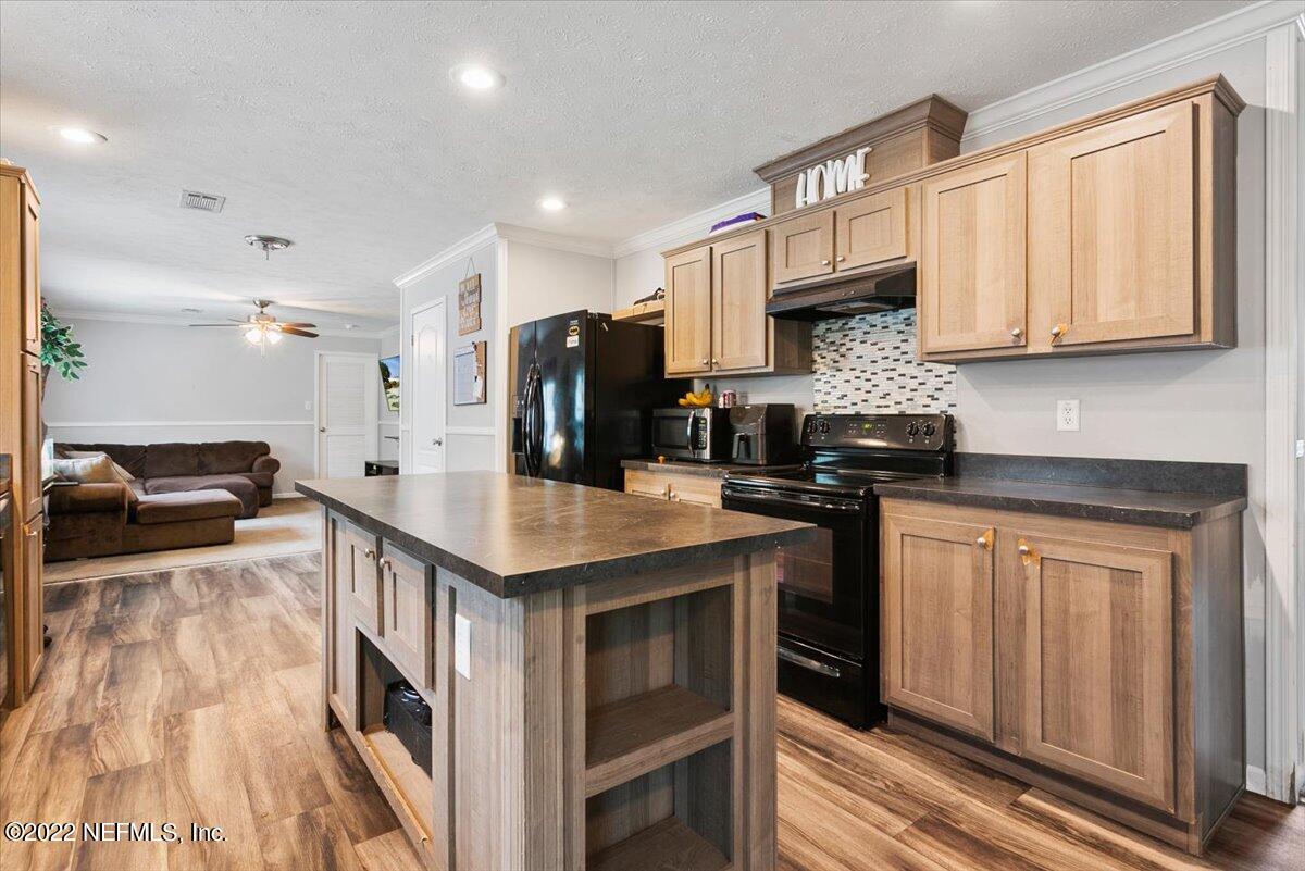 1920 Carter Road St. Augustine, FL 32084 - Photo 7 of 25 09-Kitchen