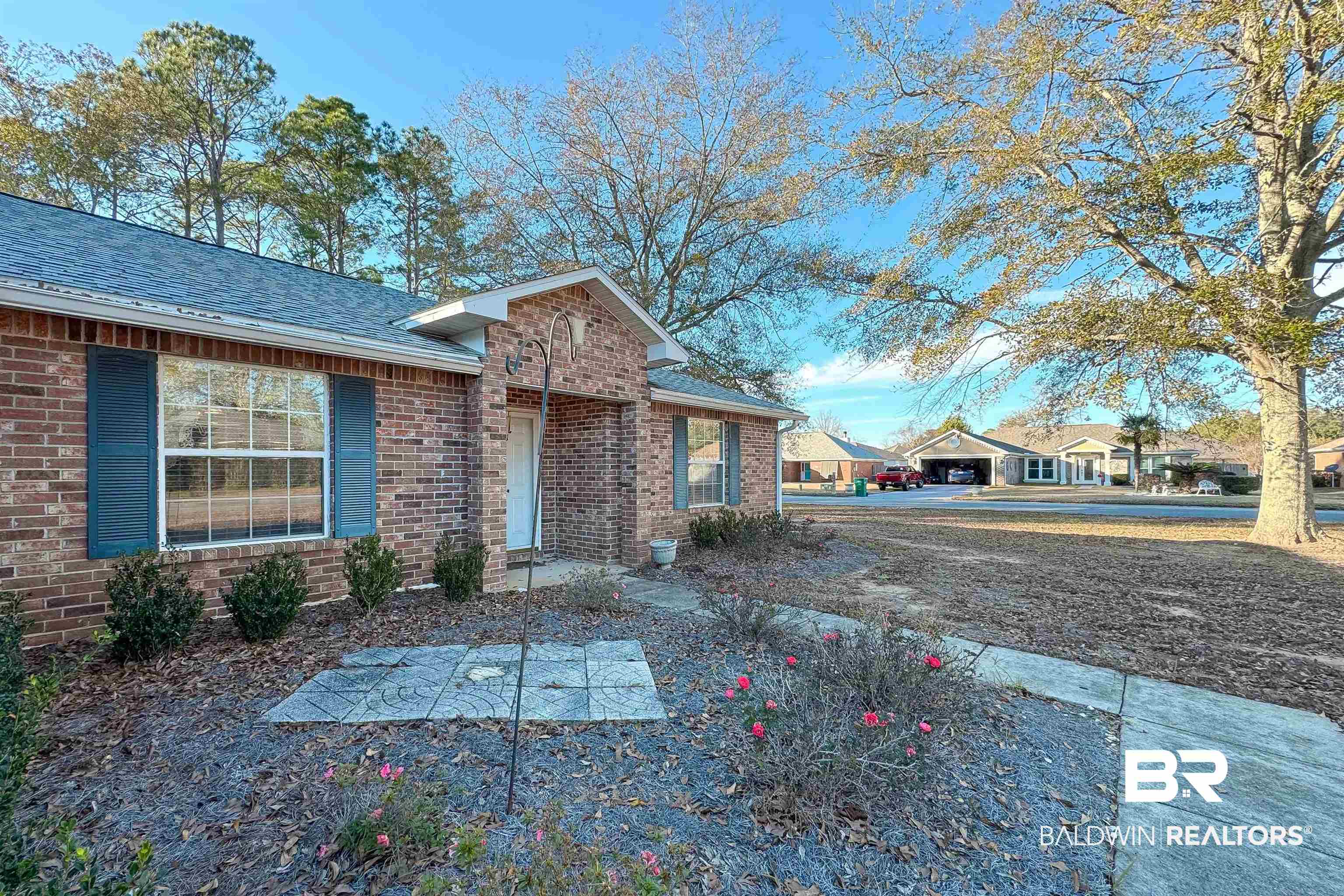 1 Bay Circle Foley, AL 36535 - Photo 2 of 28 Exterior space
